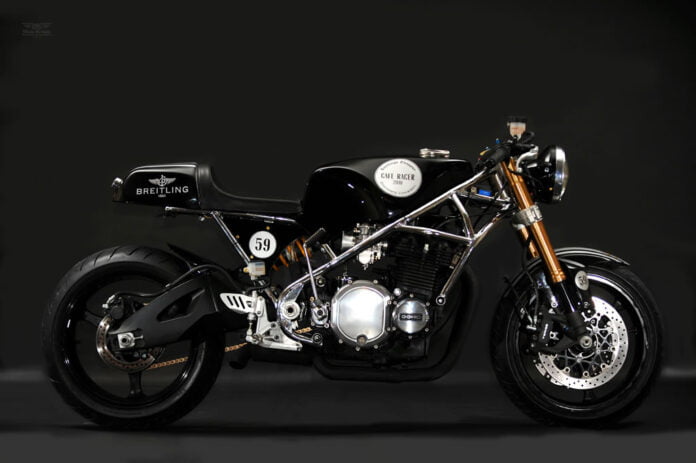 Kawasaki Z1000 Café Racer by Santiago Chopper