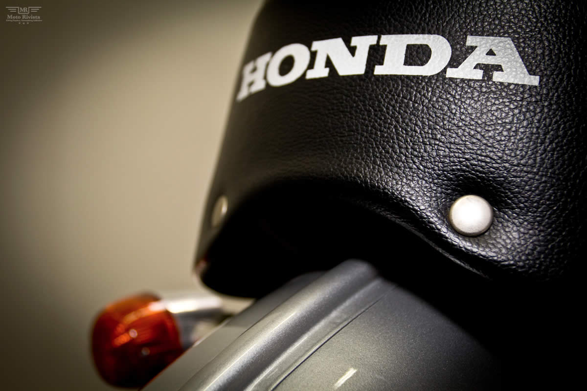 Honda CB450 Black Bomber by Lossa Engineering