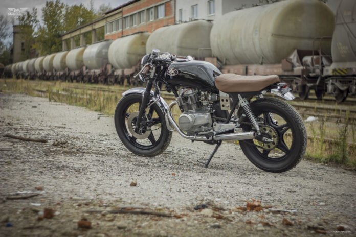 Honda CB250 by Retro Bikes Croatia