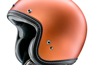 Arai-Classic-V-Timeless-Style-and-Exceptional-Quality-left